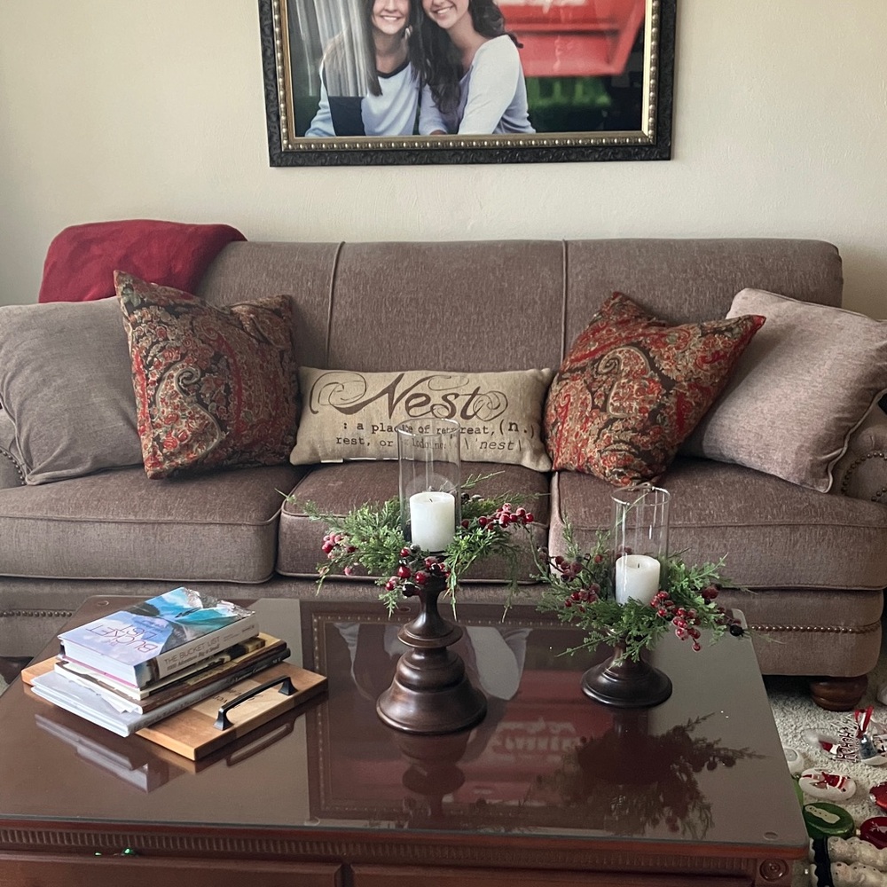Pottery Barn Nest Burlap Pillow Excellent Condition! - Picture 2 of 5